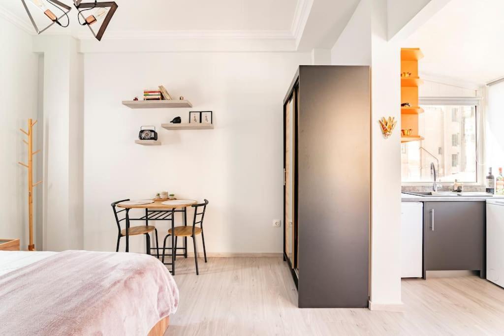 Ferienwohnung Under The Hill Athen Exterior foto