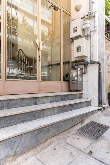 Ferienwohnung Under The Hill Athen Exterior foto